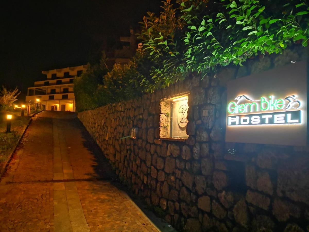Grem Bike Hostel Premolo Exterior photo