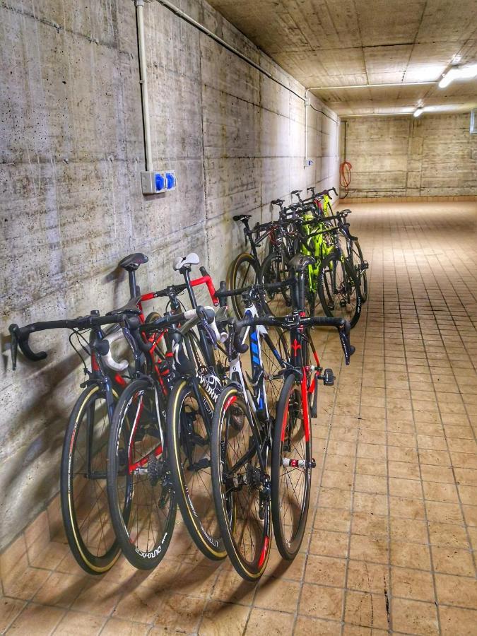 Grem Bike Hostel Premolo Exterior photo
